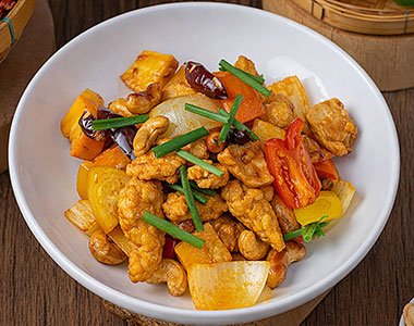 Gai Pad Met Mamuang (ไก่ผัดเผ็ดมะม่วงหิมพานต์)