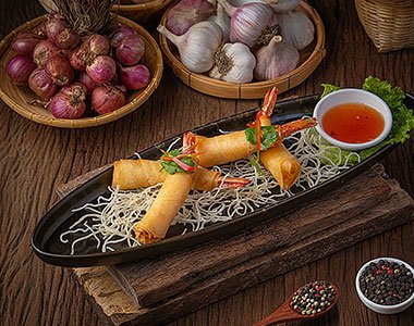 Goong Sarong (กุ้งโสร่ง) - Angle 2