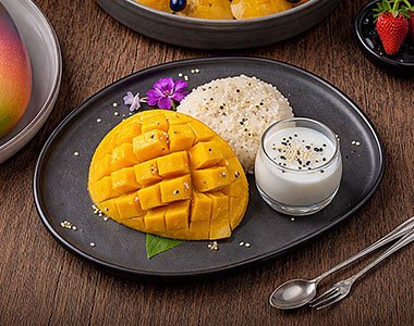 Mango with Sticky Rice (ข้าวเหนียวมะม่วง) - Angle 2