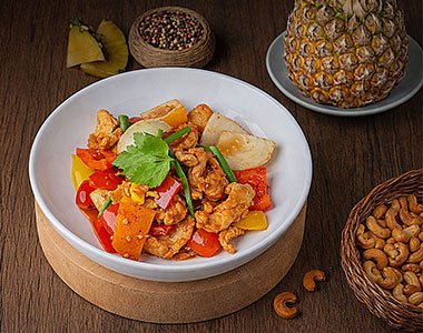 Pad Priow Wan - Goong/Pla/Gai/Moo (ผัดเปรี้ยวหวาน - กุ้ง/ปลา/ไก่/หมู) - Angle 2