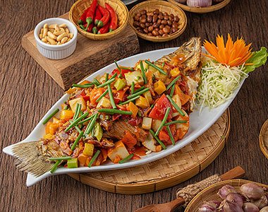 Pla Tod Priow Wan (ปลาทอดซอสเปรี้ยวหวาน)