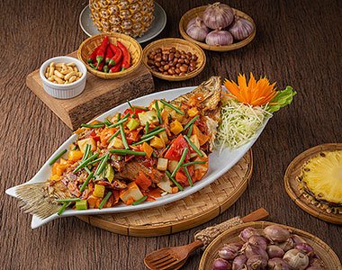 Pla Tod Priow Wan (ปลาทอดซอสเปรี้ยวหวาน) - Angle 2