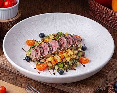 Seared Tuna with Balsamic Glaze (ปลาทูน่ากับบัลซามิกซอส)