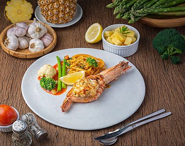 Tiger Prawns Thermidor (กุ้งลายเสืออบชีส) - Angle 2