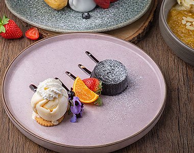 Warm Chocolate Cake with Raspberry Coulis & Vanilla Ice Cream (เค้กช็อกโกแลตกับราสเบอร์รี่ซอสและไอศกรีมวานิลลา) - Angle 2