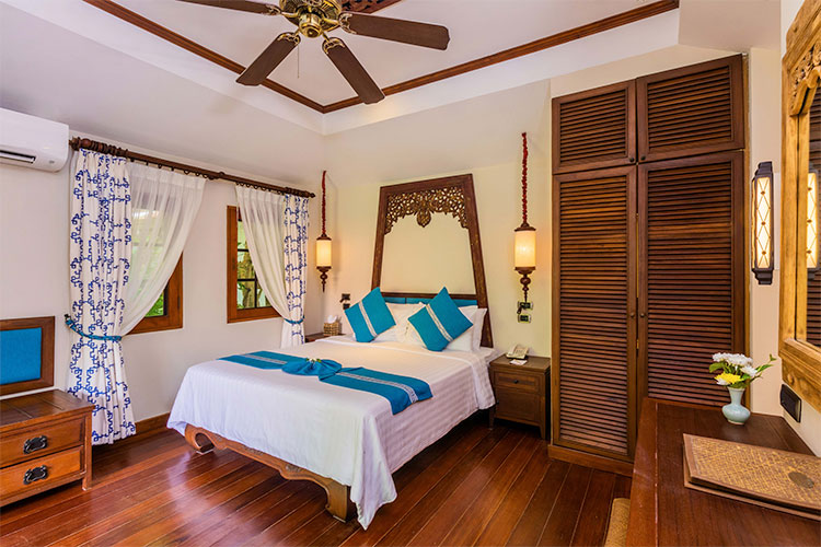 Anavana Beach Resort Deluxe Cottage with King-Size Bed with Blue Highlights