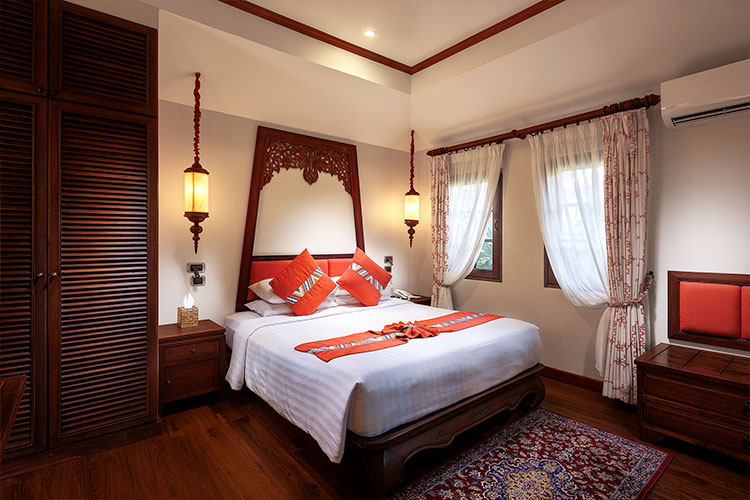 Anavana Beach Resort Deluxe Cottage with King-Size Bed with Orange Highlights